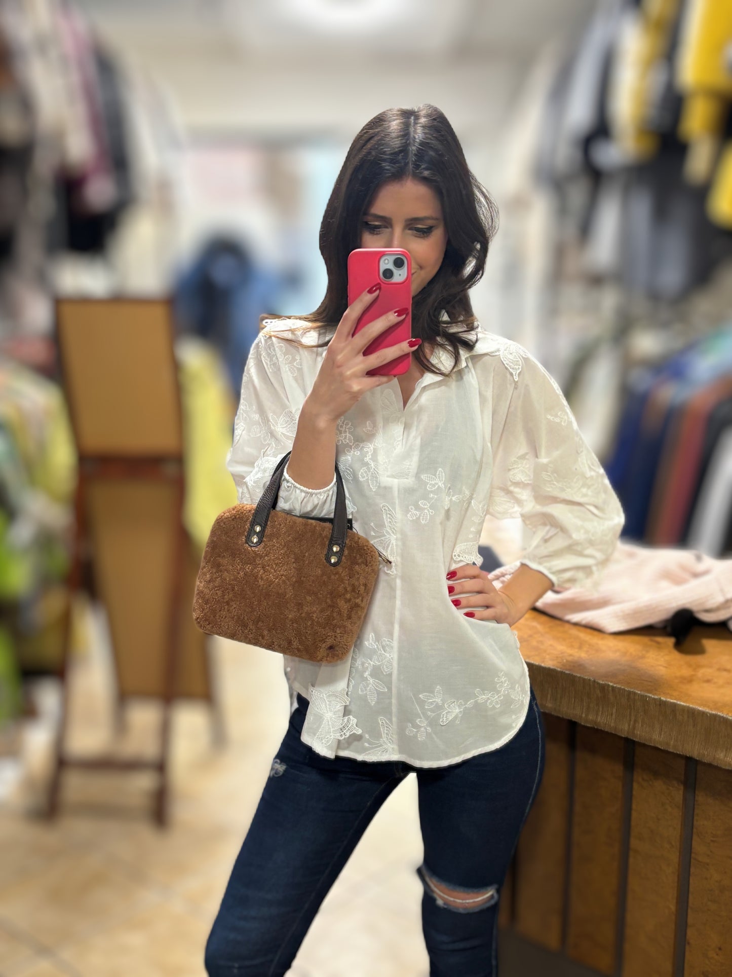Camicia con ricamo farfalla