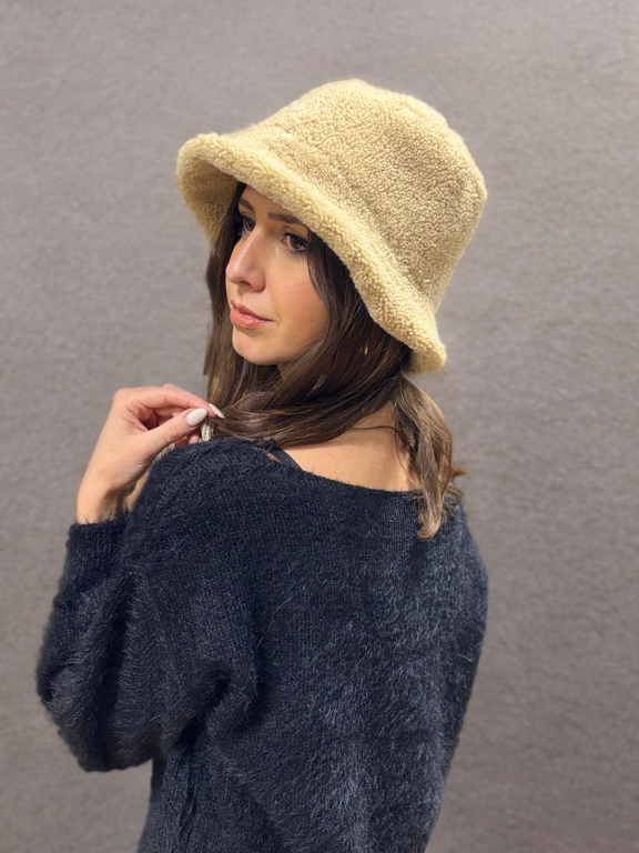 Cappello da pescatore in montone beige