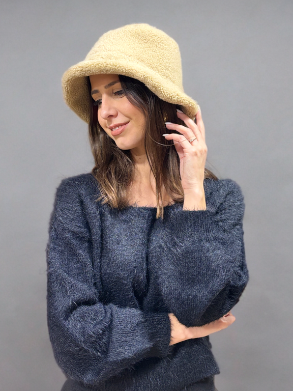 Cappello da pescatore in montone beige