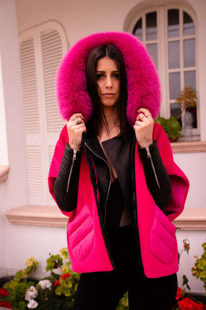 Gilet Fucsia in Tessuto con Collo in Volpe e Dettagli in Piumino