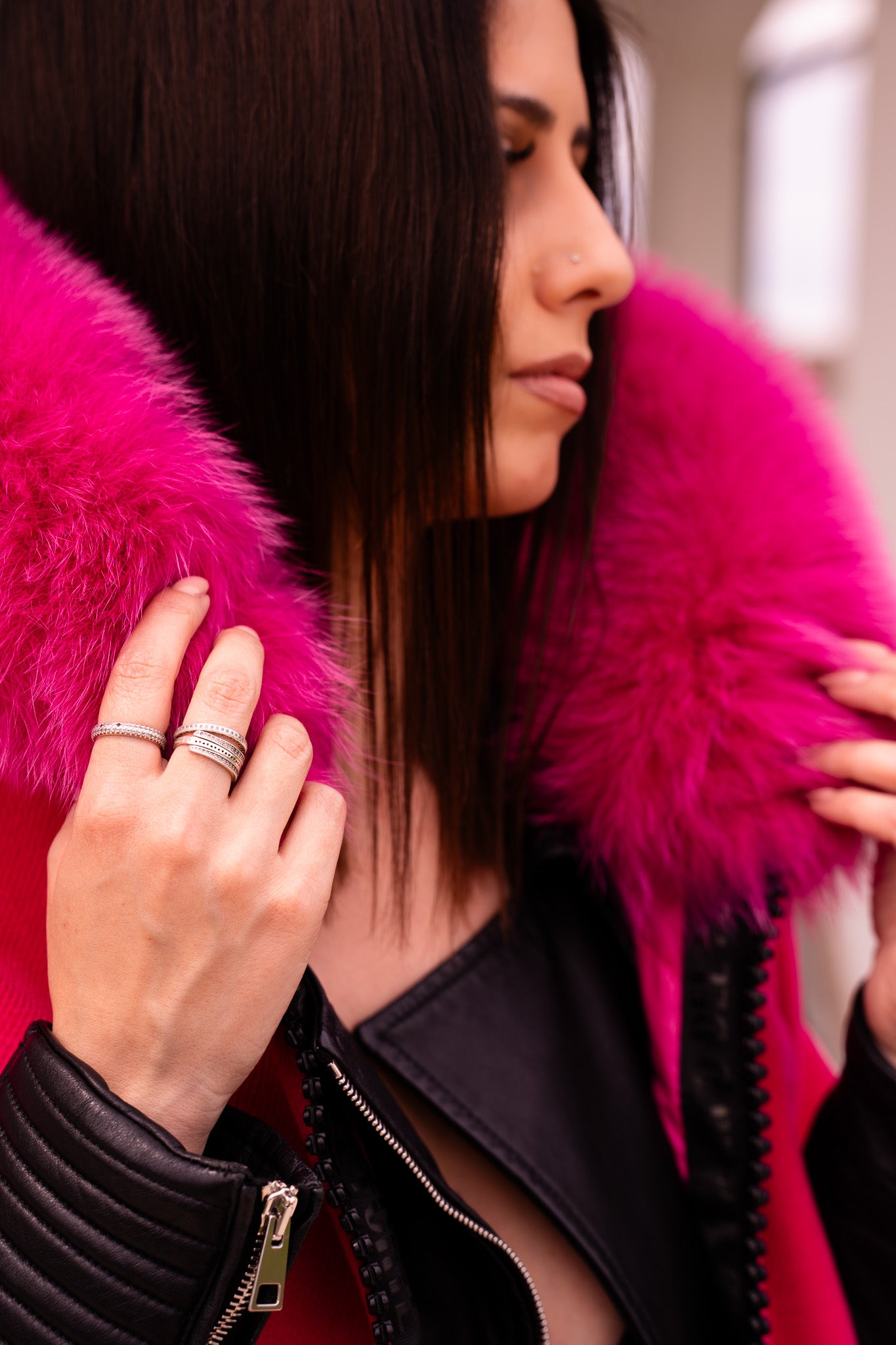 Gilet Fucsia in Tessuto con Collo in Volpe e Dettagli in Piumino